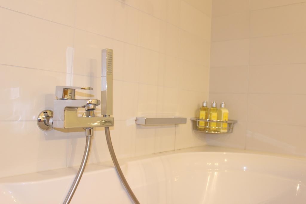Montreux Lake View Apartments City Centre Room photo
